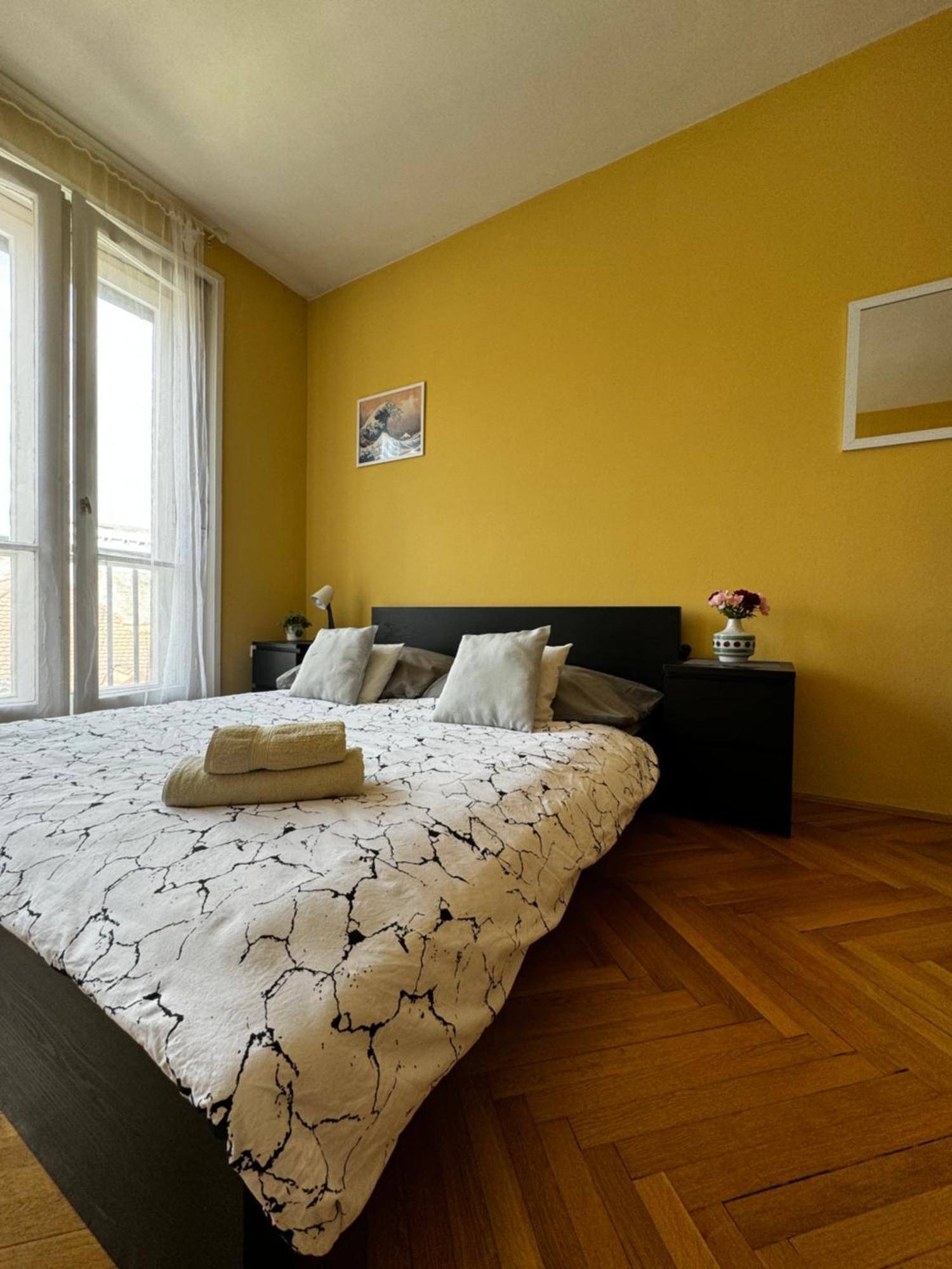 Extralarge Queen Room In The Heart Of Bratislava With Terrace Exterior photo