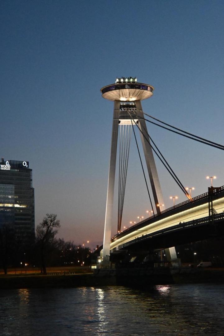 Extralarge Queen Room In The Heart Of Bratislava With Terrace Exterior photo
