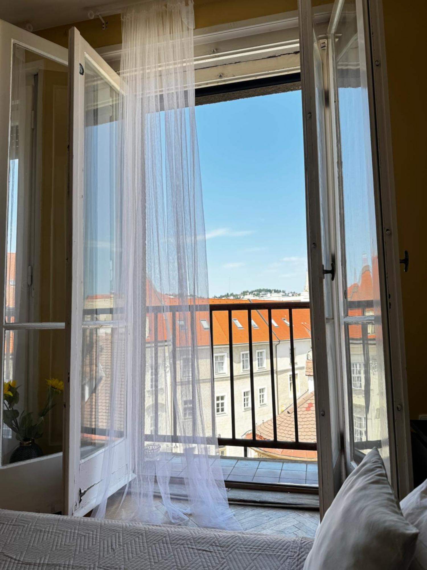 Extralarge Queen Room In The Heart Of Bratislava With Terrace Exterior photo
