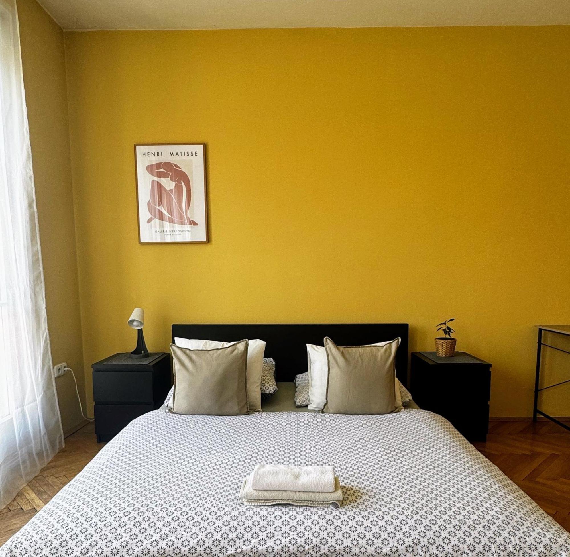 Extralarge Queen Room In The Heart Of Bratislava With Terrace Exterior photo